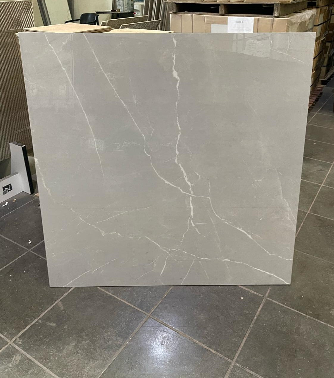 Hoogglans Grijs Marmelrook 120x120 tegels