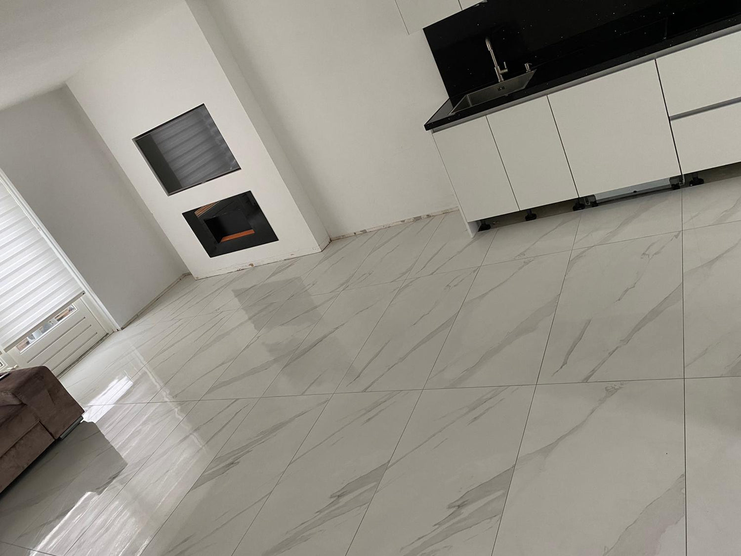 Calacatta Lux White tegelspot ge, Glazuur, hoogglans, marmerlook, porselein, rechthoek, vierkant, vloertegel, wandtegel